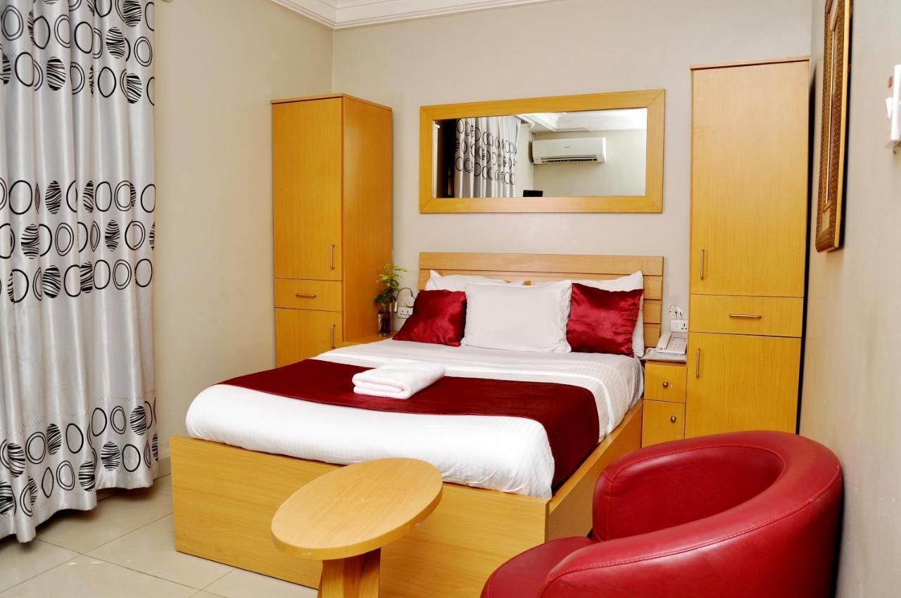 Primal Hotel Isaac John Gra Ikeja Ngoại thất bức ảnh