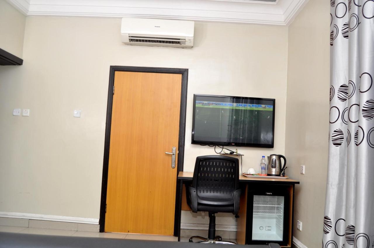 Primal Hotel Isaac John Gra Ikeja Ngoại thất bức ảnh