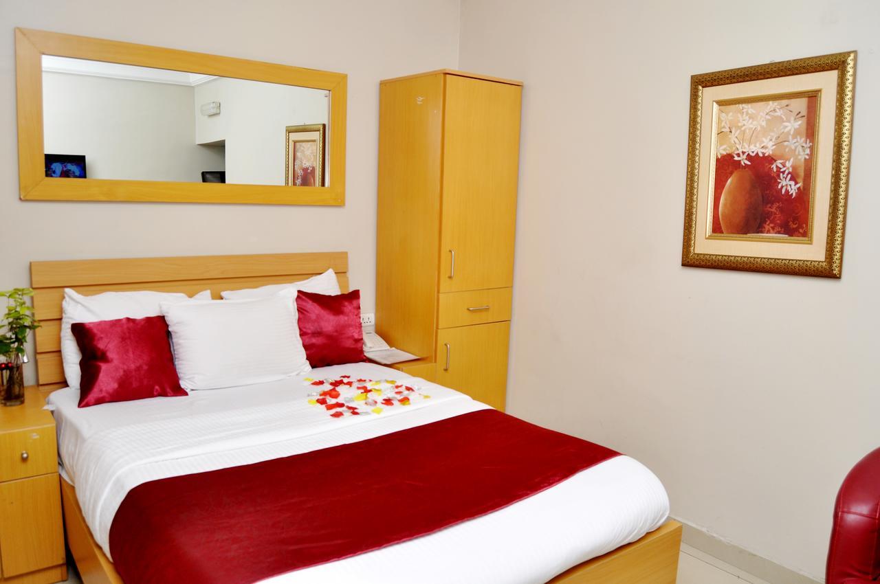 Primal Hotel Isaac John Gra Ikeja Ngoại thất bức ảnh